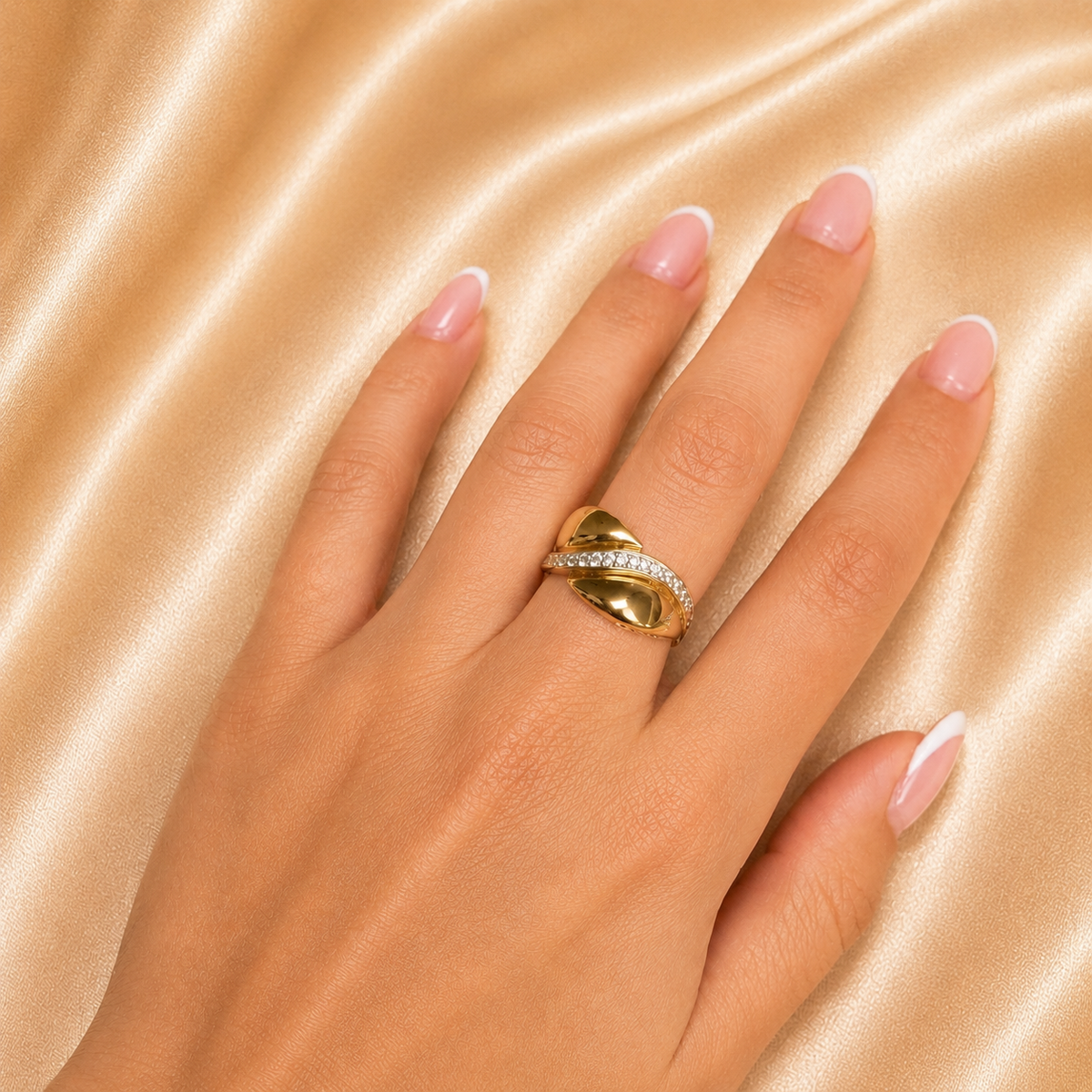 Anillo de curvas en oro 10k