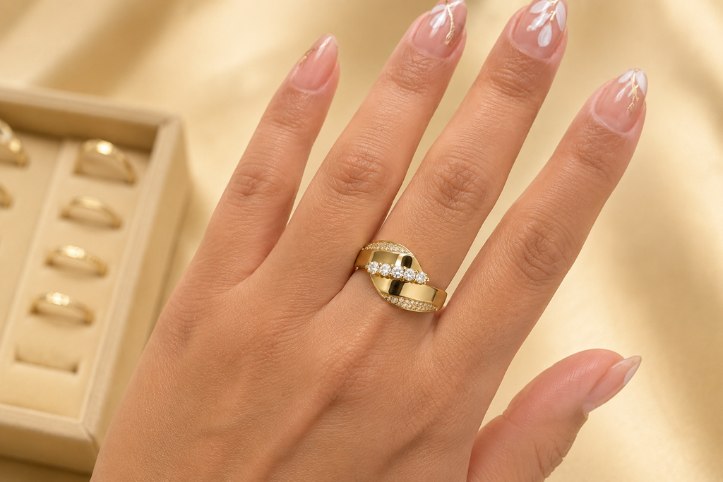 Anillo con bandas curvas 10K