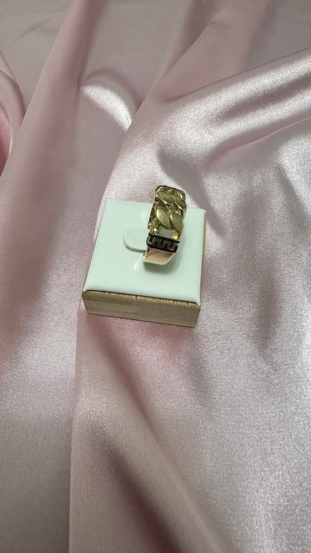 Anillo de Oro 10K – Estilo Versace