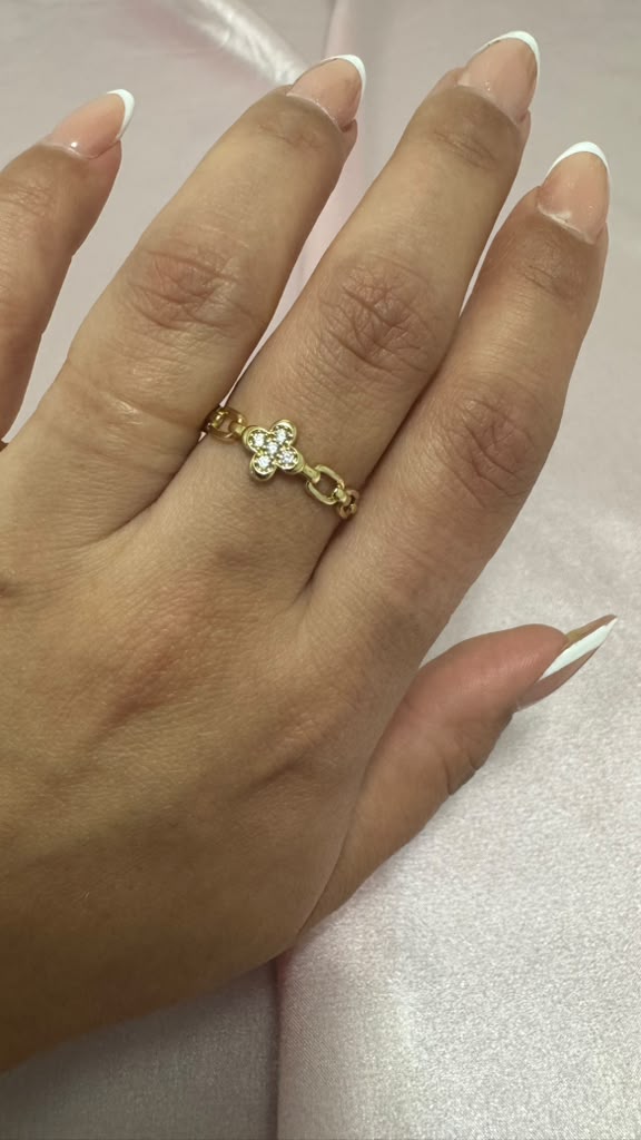 Anillo Flor con Cadena – Oro 10K