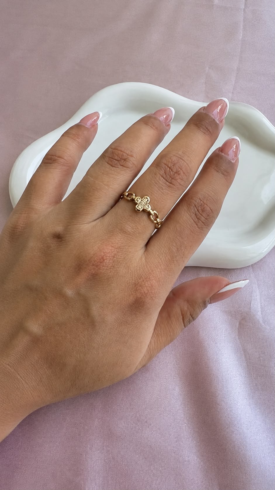 Anillo Flor con Cadena – Oro 10K